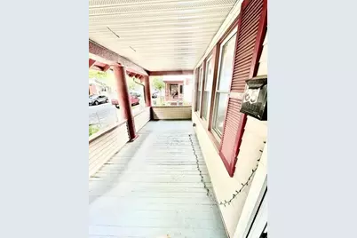 65 Rochelle St, Springfield, MA 01109 - Photo 8