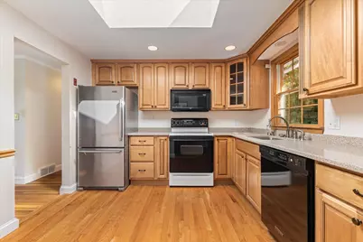 93 Jerrold St, Holliston, MA 01746 - Photo 8