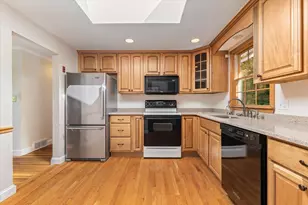 93 Jerrold St, Holliston, MA 01746 - Photo 8