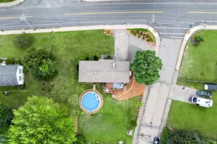 592 Pond St, Franklin, MA 02038 - Photo 34