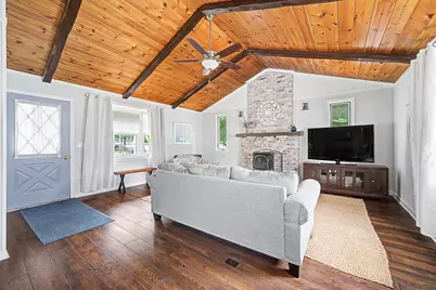 592 Pond St, Franklin, MA 02038 - Photo 2