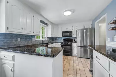 592 Pond St, Franklin, MA 02038 - Photo 12