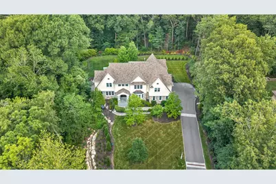 25 Holly Cir, Weston, MA 02493 - Photo 2