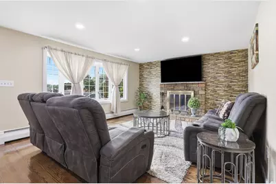 4 Monroe St, Lawrence, MA 01843 - Photo 10