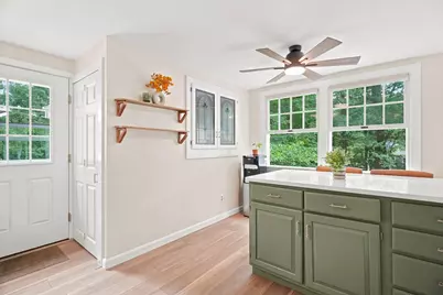 13 Hilltop Dr, Burlington, MA 01803 - Photo 4
