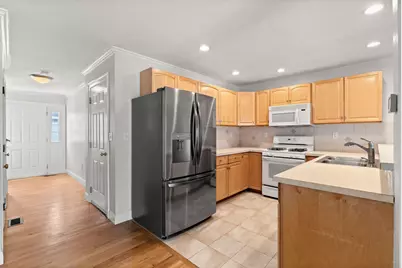 201 Main St #2, Woburn, MA 01801 - Photo 6