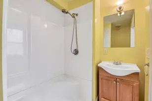 136 Elm St, Cambridge, MA 02140 - Photo 18