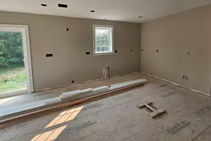 47 N Main St, Freetown, MA 02702 - Photo 14