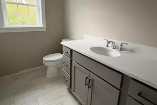 47 N Main St, Freetown, MA 02702 - Photo 34