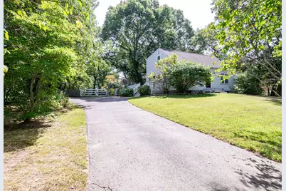 67 Cross St, Rowley, MA 01969 - Photo 2