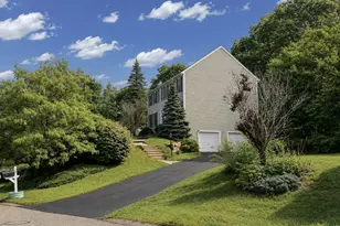 5 Bay Farm Ln, Grafton, MA 01560 - Photo 2