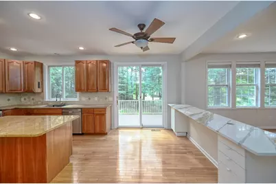 5 Bay Farm Ln, Grafton, MA 01560 - Photo 6