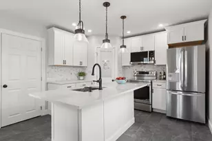13 Estes St, Ipswich, MA 01938 - Photo 1