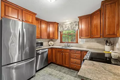 28 Lady Slipper Cir, Pembroke, MA 02359 - Photo 10