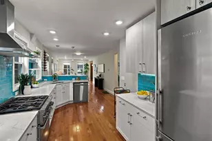 21 Malvern Ave, Somerville, MA 02144 - Photo 14