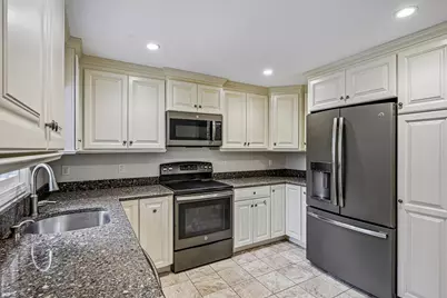 35 Davidson Ave, Merrimack, NH 03054 - Photo 2