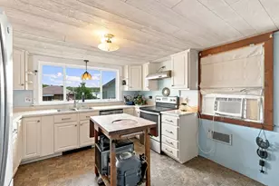 80 Lakeview Rd, Shutesbury, MA 01072 - Photo 4