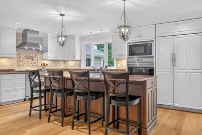 8 Buttercup Ln, Dover, MA 02030 - Photo 4