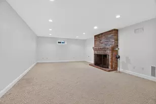 8 Buttercup Ln, Dover, MA 02030 - Photo 34