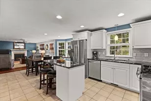 194 Woodlawn St, Taunton, MA 02718 - Photo 8