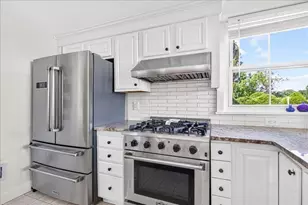 204 Sandwich St, Plymouth, MA 02360 - Photo 8