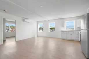131 Perry St, Lowell, MA 01852 - Photo 4