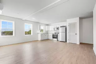 131 Perry St, Lowell, MA 01852 - Photo 2