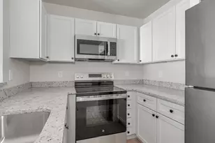 131 Perry St, Lowell, MA 01852 - Photo 12