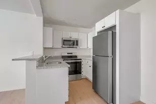 131 Perry St, Lowell, MA 01852 - Photo 10