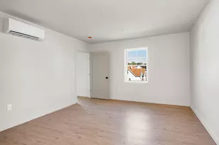 131 Perry St, Lowell, MA 01852 - Photo 6