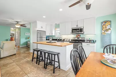 10 Liberty St, Salisbury, MA 01952 - Photo 6