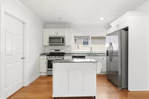 23 Thorndike St, Revere, MA 02151 - Photo 4