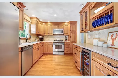 2 Town Line Rd, Burlington, MA 01803 - Photo 10