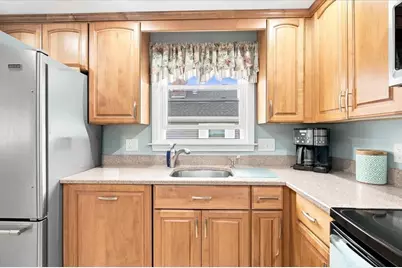 29 Garfield Ave, Beverly, MA 01915 - Photo 12