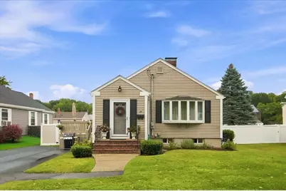 29 Garfield Ave, Beverly, MA 01915 - Photo 1