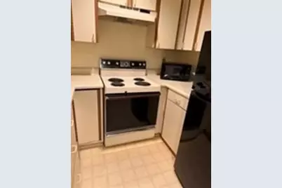 44 Elm St #106, Worcester, MA 01609 - Photo 4