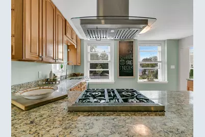 30 Hale St, Beverly, MA 01915 - Photo 12