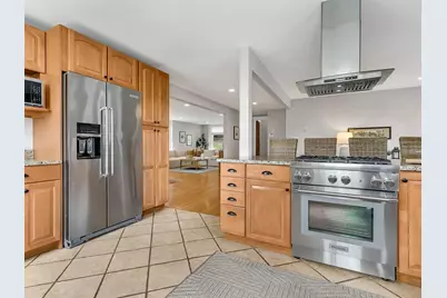 30 Hale St, Beverly, MA 01915 - Photo 14