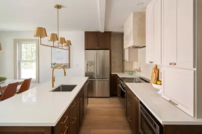 37 Cotting St, Medford, MA 02155 - Photo 8