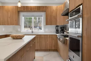 60 Shufelt Rd, Walpole, MA 02071 - Photo 6