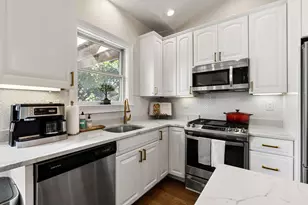 515 E 8th St, Boston, MA 02127 - Photo 8