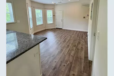 10 Elliott Pl #3R, Peabody, MA 01960 - Photo 4