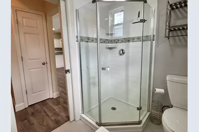 10 Elliott Pl #3R, Peabody, MA 01960 - Photo 8