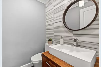 2 Hemenway Ave, Melrose, MA 02176 - Photo 32