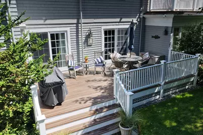 5 Bartlett St, Marblehead, MA 01945 - Photo 34