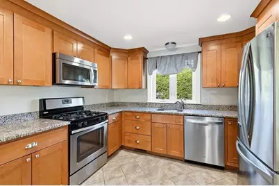 92 Lake Ave, Walpole, MA 02081 - Photo 4