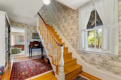 8 Leonard Cir, Medford, MA 02155 - Photo 6
