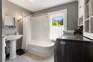 8 Leonard Cir, Medford, MA 02155 - Photo 32