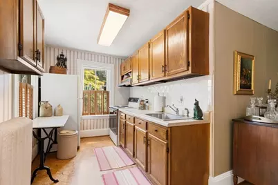 8 Leonard Cir, Medford, MA 02155 - Photo 30