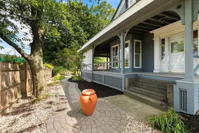 8 Leonard Cir, Medford, MA 02155 - Photo 34